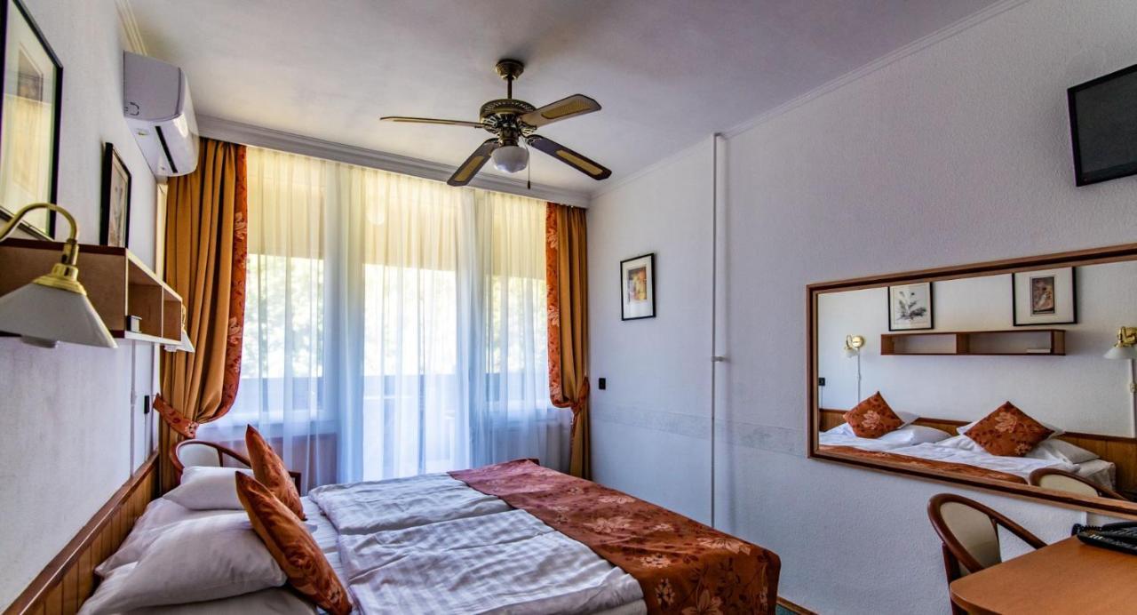 Hotel Jogar Balatonföldvár Extérieur photo