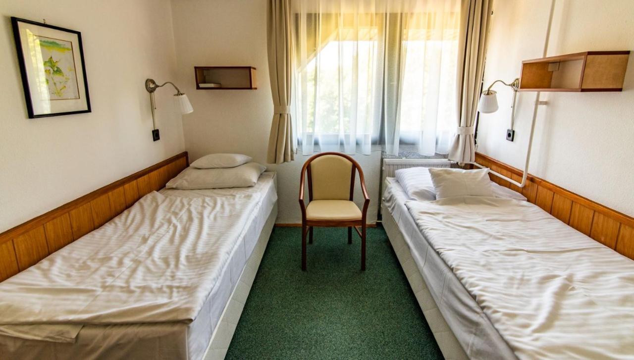 Hotel Jogar Balatonföldvár Extérieur photo