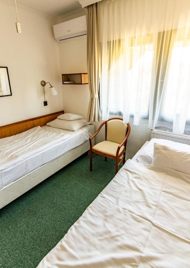 Hotel Jogar Balatonföldvár Extérieur photo