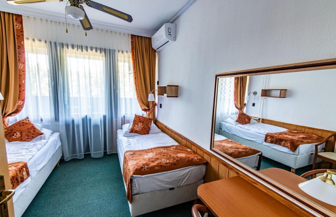 Hotel Jogar Balatonföldvár Extérieur photo