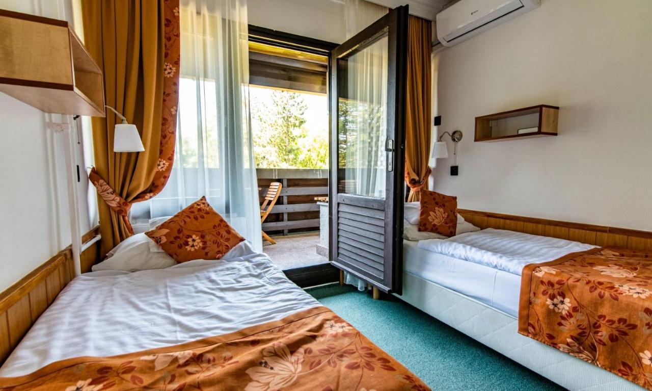 Hotel Jogar Balatonföldvár Extérieur photo