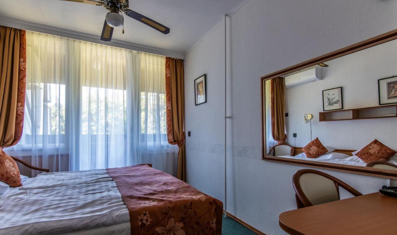 Hotel Jogar Balatonföldvár Extérieur photo