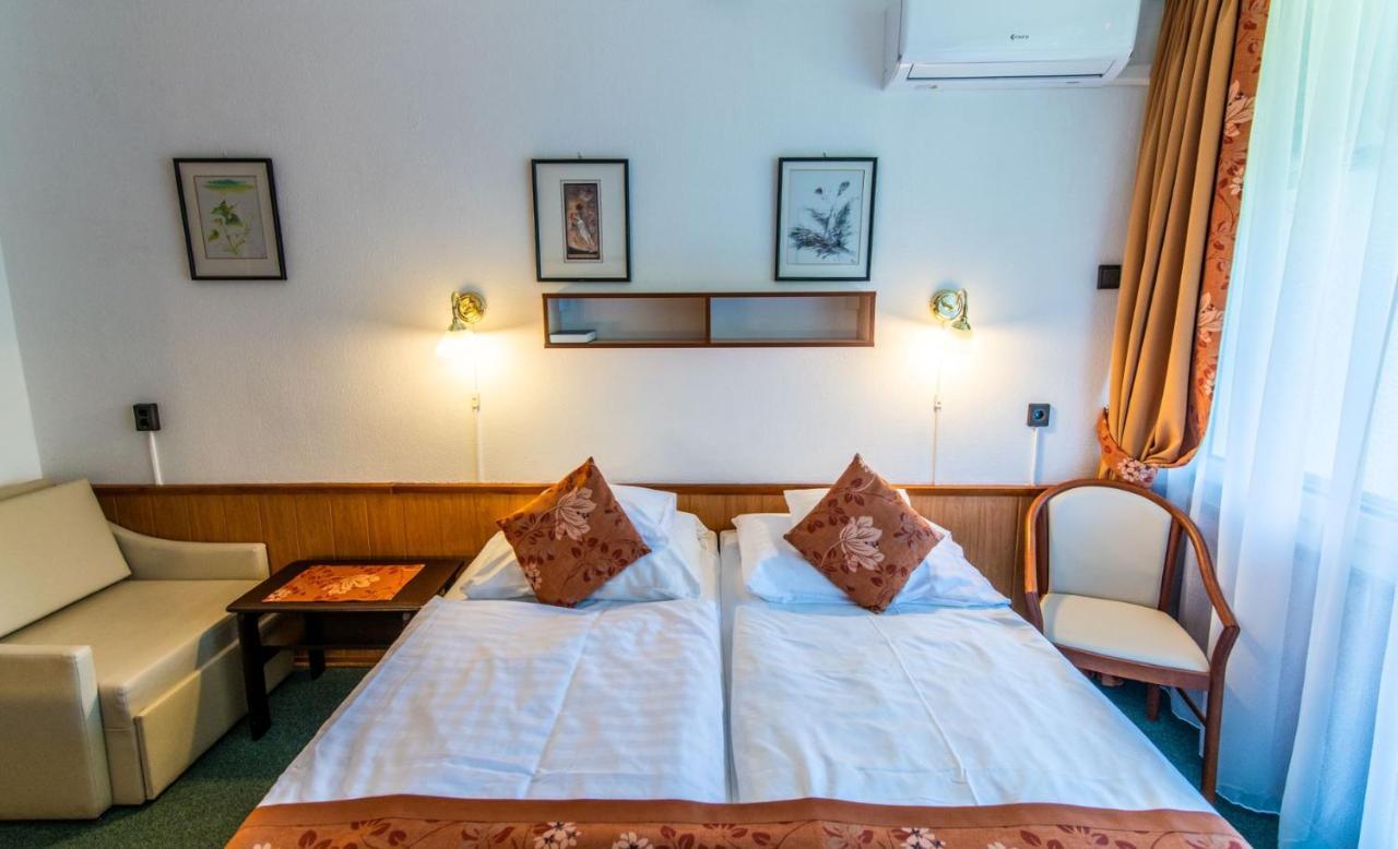 Hotel Jogar Balatonföldvár Extérieur photo