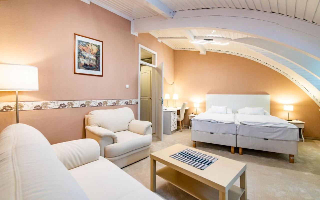Hotel Jogar Balatonföldvár Extérieur photo