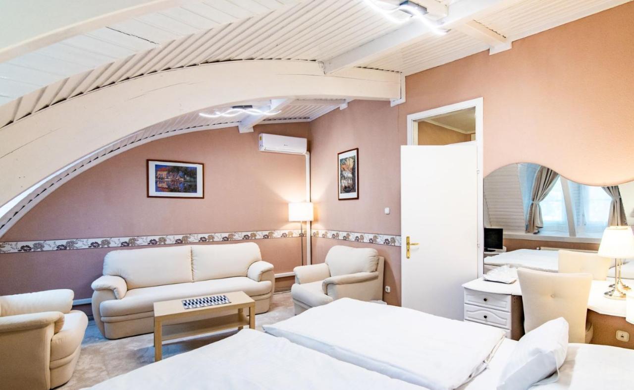 Hotel Jogar Balatonföldvár Extérieur photo
