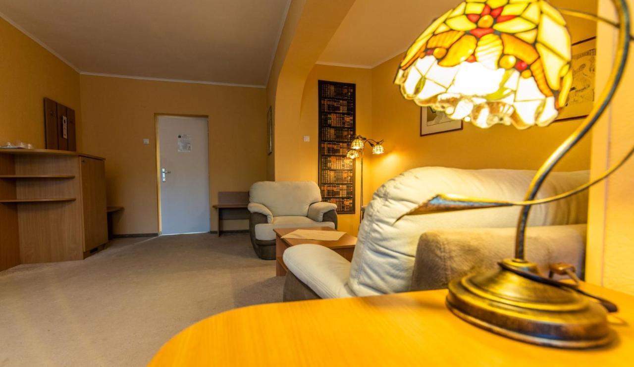 Hotel Jogar Balatonföldvár Extérieur photo